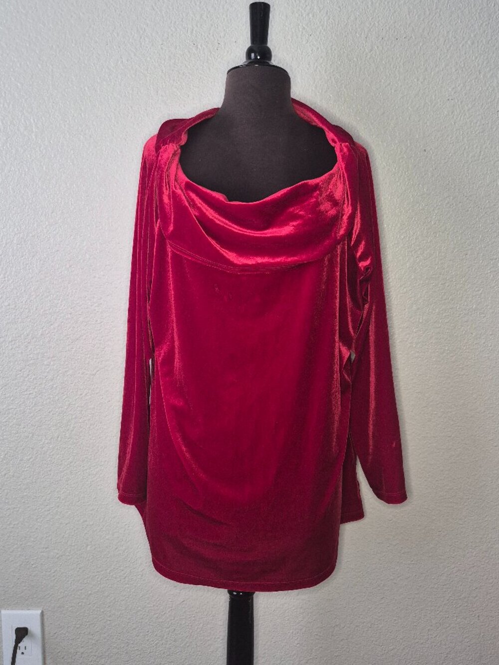 Suzie in the City Woman Top 3X Red Velvet Stretch Long Sleeve Cowl Neck Tunic